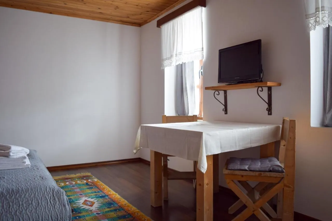 Sokaku I Te Marreve Guesthouse Gjirokastër Affittacamere